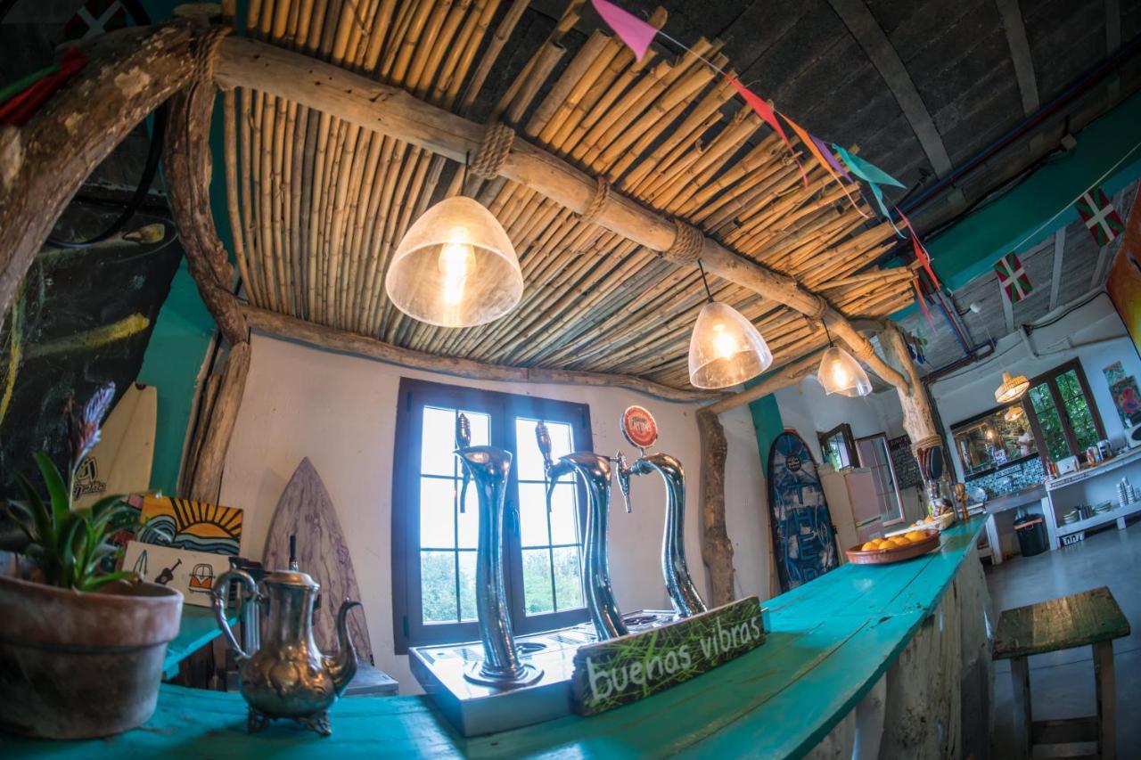 Surf Camp San Sebastian Partyhostel Aia Esterno foto